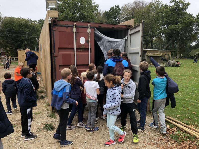 Activité de loisirs pour enfants avec une chasse aux trésors sur le thème Halloween pendant les vacances de la Toussaint près du Havre